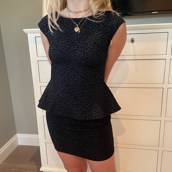 ALICE + OLIVIA navy leopard print mini dress - Picture 2 of 7